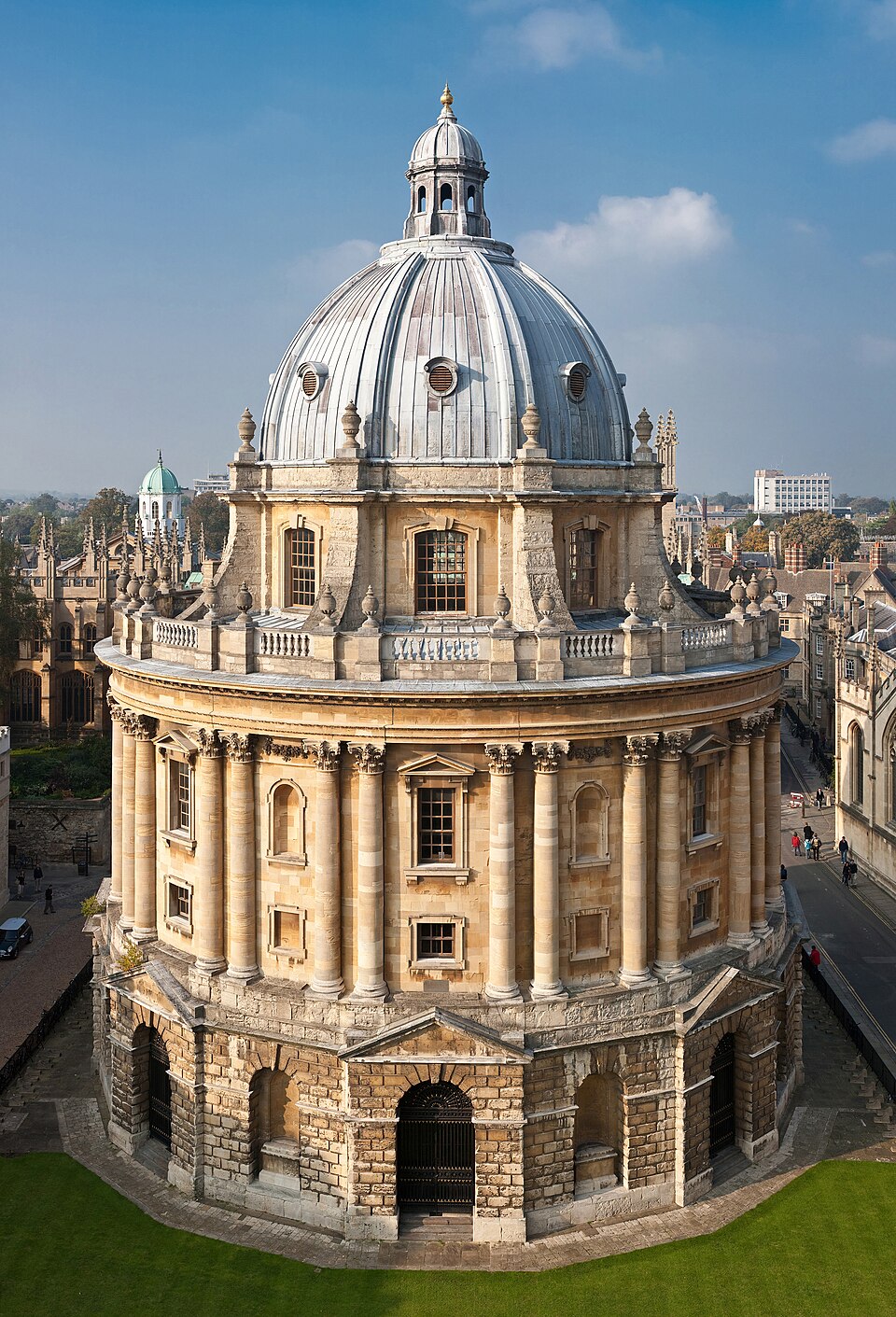 Radcliffe Camera, Oxford under a blue sky